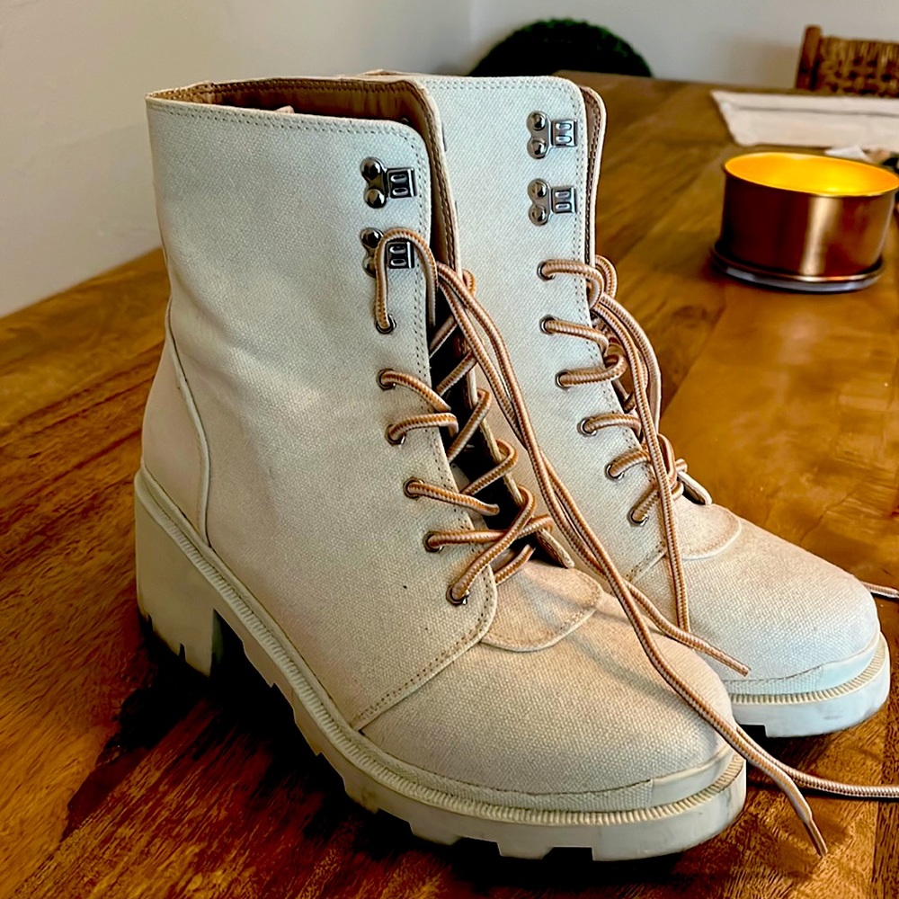White lace boots